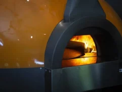 Pizzas traditionnelles au feu de bois